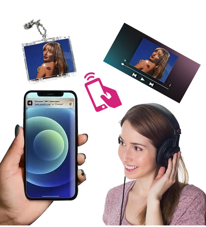 LLAVERO DE ALBUN MINI CD CON TECNOLOGÍA NFC.